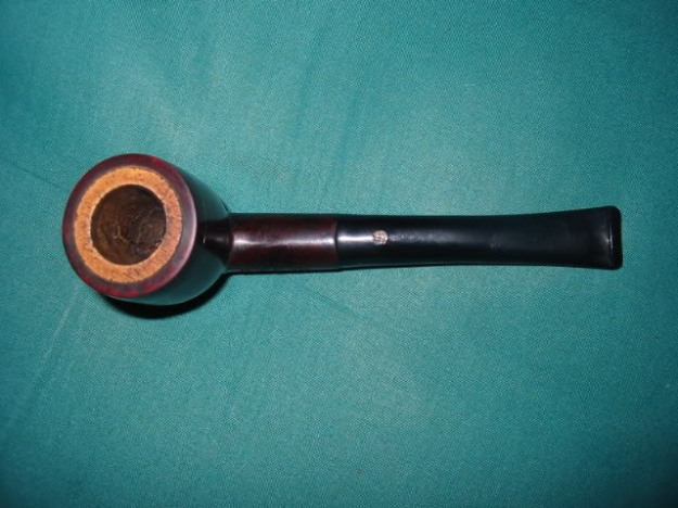 Figure 5 Odd Pipe 1 - a British Buttner Bakelite pipe bowl with a clay insert